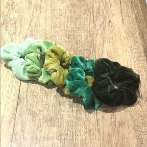 💖green velvet homemade scrunchies